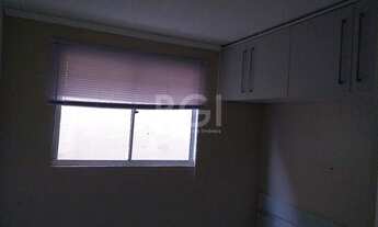 Imagem 6: Apartamento de 2 dormitórios semimobiliado no bairro Glória