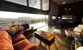 Imagem 3: Casa de luxo para aluguel ou venda possui 564 metros quadrados com 3 quartos