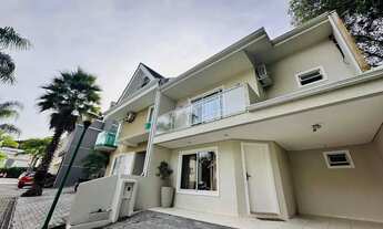 Imagem 2: Casa com 3 quartos, ático,churrasqueira e espaço para jardim, em condomínio fechado no Atu