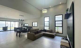 Imagem 4: Casa com 4 suítes Disponível para VENDA ou LOCAÇÃO Localizada no Condomínio Figueira Garde