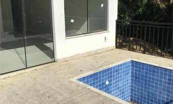 Imagem 2: Casa triplex, primeira locação, em local silencioso e tranquilo, cercada por muito verde,1