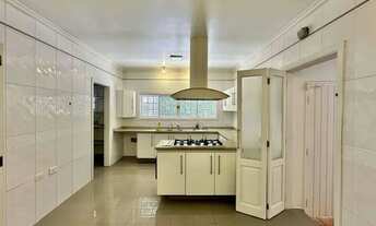 Imagem 4: Imóvel para aluguel e venda possui 456 metros quadrados com 3 quartos