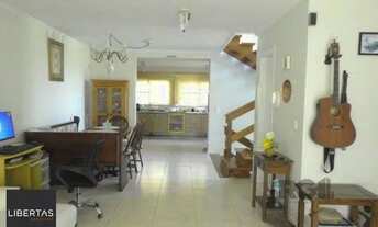 Imagem 6: Casa em Porto Alegre, no bairro Espirito Santo, com 3 dormitório(s), e 3 banheir