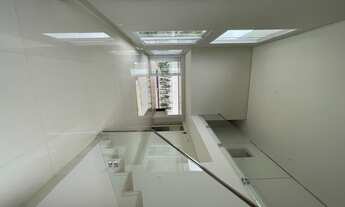 Imagem 2: Sobrado com 05 suítes no Jardins Valencia!