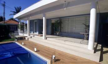 Imagem 5: Casa térrea em rua fechada, com 550m², 5 suítes, 6 vagas e piscina, no Jd. Virginia Bianca