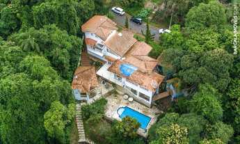 Imagem: Mansão localizado no condomínio Alpes