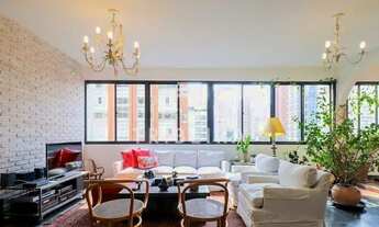 Imagem 3: Imóvel de 243m², com 4 dormitórios (sendo 2 suítes)