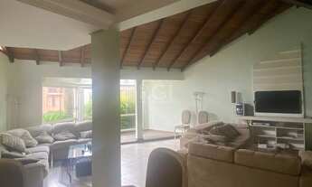 Imagem 7: Casa com 04 dormitórios e com 03 suites no Bairro Agronomia Porto Alegre/RS