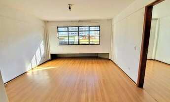 Imagem 2: Uma quadra do shopping Estação