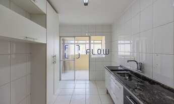 Imagem 6: Apartamento com 2 quartos (sem suíte), 2 banheiros, 1 vaga de garagem e elevador