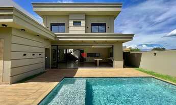 Imagem: Sobrado com 4 suítes à venda em Condomínio