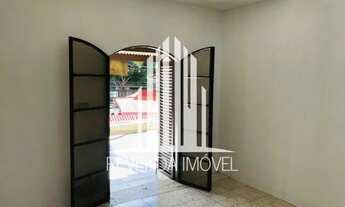 Imagem 3: Sobrado com 2 dormitórios no piso superior, salão comercial no piso inferior, garagem para