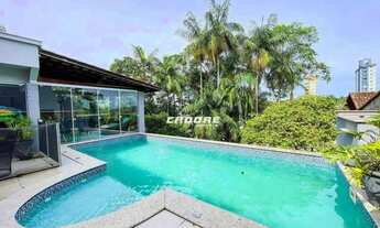 Imagem: Casa Mobiliada de Alto Padrão no Bairro