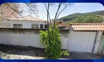 Imagem: CASA - Área total do terreno de 382m²