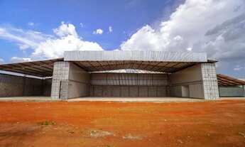 Imagem 2: Galpão de 600 m² para alugar por R$ 14.400,00/mês no Jardim Iracema em Aparecida de Goiâni