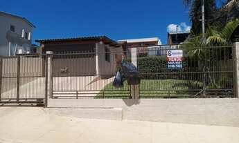 Imagem 2: Casa em Cocão Casa com 3 dormitórios