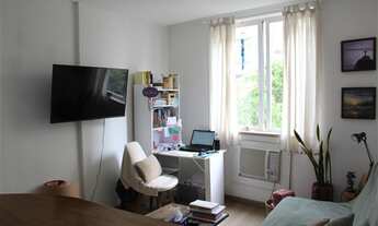 Imagem 2: Apartamento para venda com 40 metros quadrados com 1 quarto em Leme - Rio de Janeiro - RJ