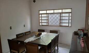 Imagem 2: Casa próximo ao Country Club com 3 quartos, 2 banheiros à venda