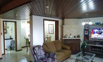 Imagem 6: Casa a venda na zona sul de Porto Alegre, três dormitórios amplos, suíte, sala de estar co