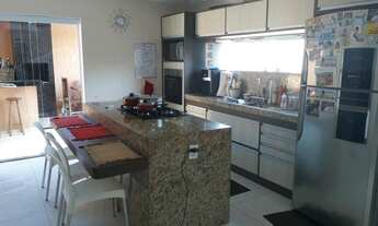 Imagem 2: Belíssima casa 3 suítes, 5brs, 2vgs e piscina, no condomínio Costa paradiso