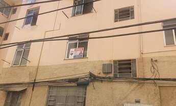 Imagem 2: Apartamento com 2 Quartos à venda, 61 m² por R$ 221.000 - Ramos - Rio de Janeiro/RJ