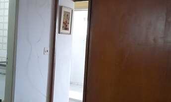 Imagem 7: Liberdade na mesma rua da Estação do metrô Liberdade