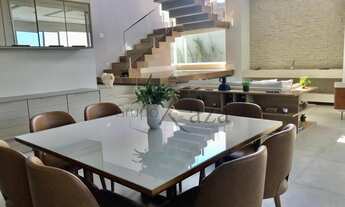 Imagem 6: Casa de condomínio para venda tem 400 metros quadrados com 5 quartos