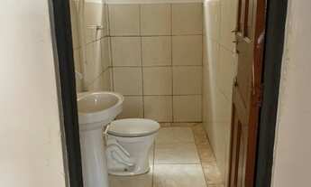 Imagem 5: Aluga-se casa de madeira, simples, grande e central