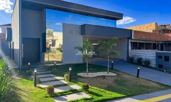 Imagem 2: Casa térrea com 3 suítes plenas, incluindo uma master com closet