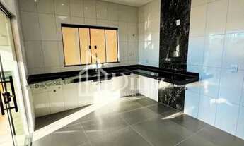 Imagem 5: Casa a venda no bairro de Lourdes com 3/4 sendo um suíte, sala com pé direito duplo em Aná