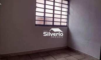 Imagem 7: Casa sobreloja 03 dorm. (01 com armário e sacada) - 02 quartos pequenos - Av. Andrômeda