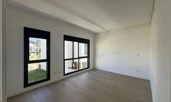 Imagem 12: Sobrado para Venda em Curitiba, Santa Cândida, 3 dormitórios, 3 suítes, 4 banheiros, 3 vag