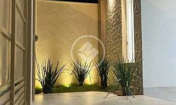 Imagem 3: BELA CASA NOVA NO BAIRRO SANTA ROSA COM ESTILO CONTEPORÂNEO! OFERECE PRATICIDADE NA INTEGR