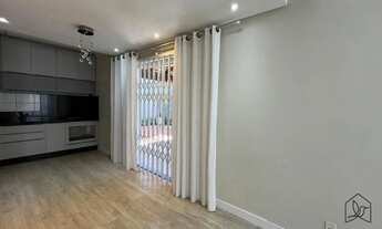 Imagem 4: Sobrado geminado de esquina no bairro Iririú