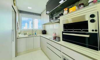 Imagem 2: Apartamento mobiliado com 4 dormitórios sendo 2 suítes e 2 vagas de garagem em Balneário C