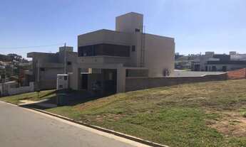 Imagem 3: Imóvel para venda tem 350 metros quadrados em Jardins Bolonha - Senador Canedo - GO