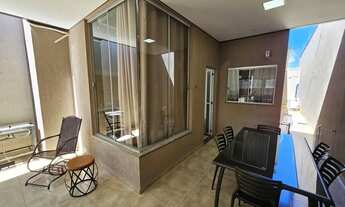 Imagem 5: Casa contendo suíte com closet