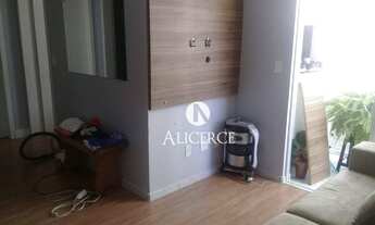 Imagem 4: Ótimo apartamento no Balneário do Estreito com sacada e churrasqueira