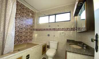 Imagem 7: Apartamento frente com varanda. Garagem demarcada .<br>Ponta da praia