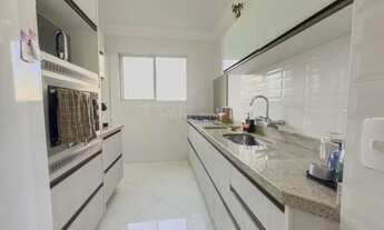 Imagem 6: Apartamento reformado na divisa do Água Verde com o Portão. 60m² privativos. Cozinha Espaç