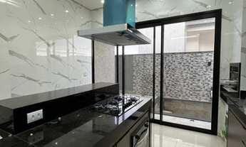 Imagem 3: Casa de condomínio térrea para venda possui 153 metros quadrados com 3 quartos