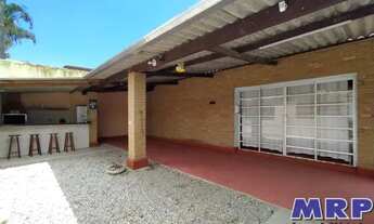 Imagem 1: Casa a venda em Ubatuba. Localizada a 400 metros da Praia da Lagoinha