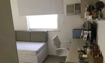 Imagem 7: Apartamento para venda com 72 metros quadrados com 2 quartos em Laranjeiras - Rio de Janei