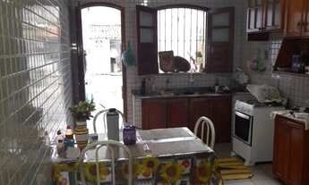 Imagem 6: Saráty Vende casa com ponto comercial na 14 de março com três suites e área externa