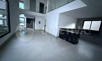 Imagem 11: Casa em Condomínio para aluguel, 4 quartos, 4 suítes, 4 vagas, Jardim Versailles - UBERLAN