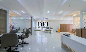 Imagem 2: Sala de 114.0m² no bairro Morumbi, com 4 banheiros e 4 vagas de garagem