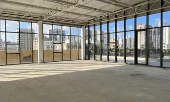 Imagem: Andar corporativo com terraço para aluguel