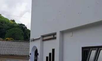 Imagem 3: Casa Petrópolis Mosela 4 quartos rua próxima a Igreja