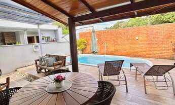 Imagem 2: Sobrado averbado com Piscina e Energia Solar - Espinheiros - Joinville/SC