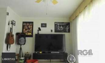 Imagem 4: Casa em Porto Alegre, no bairro Espirito Santo, com 3 dormitório(s), e 3 banheir